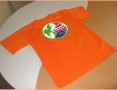 Нанесение логотипа на оранжевую футболку