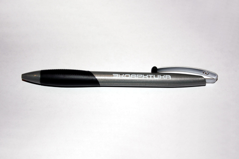 Фирменная ручка с лого