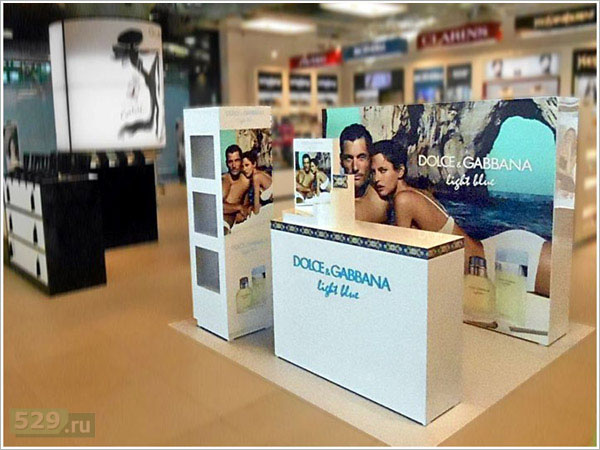 Shop-in-shop show-room